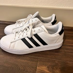 White Adidas Casual Sneakers